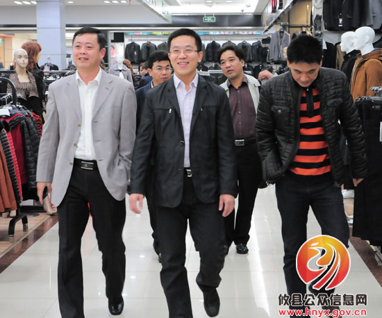 龚红果一行到联星街道办事处等地调研指导工作