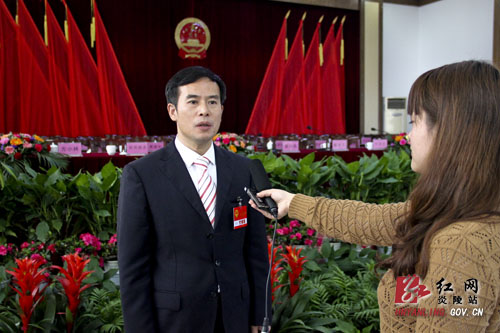坚持＂三种理念＂ 把炎陵建设得更加美好幸福——访再次当选的炎陵县人民政府县长刘正平