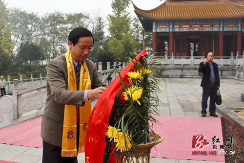 中国红十字会总会秘书长王汝鹏来炎祭祖