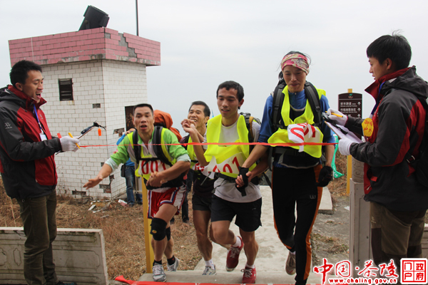 全国登山比赛2000余健儿今日鏖战云阳山
