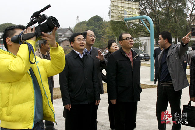 省委基层党建办来炎考核验收省直驻点村建设扶贫工作