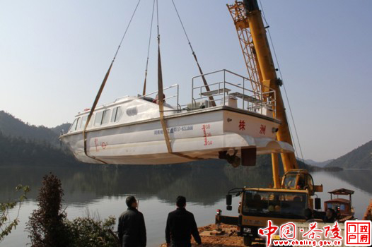 “洮水交通号”执法船下水试航