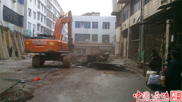 城管局全力以赴做好市场搬迁善后工作