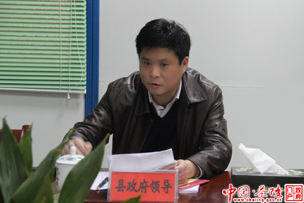 彭新军为上访群众解难题