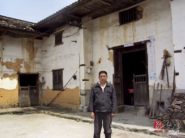 龙溪乡70户贫困群众春节前将喜迁新居