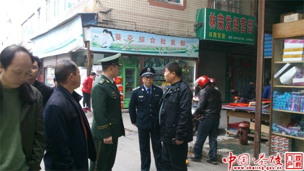 张伟文督查工业品市场消防安全整治工作