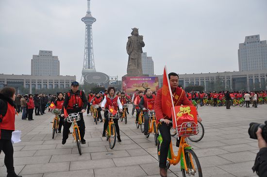元宵祈福大典昨举行 云龙300人自行车队接福送福