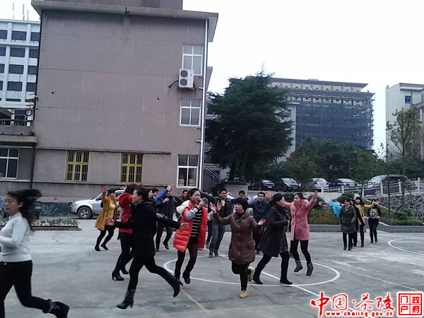 庆“三八”广场舞大赛引爆犀城健身热潮