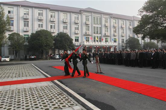 株洲县举行升旗仪式迎接新年第一个工作日
