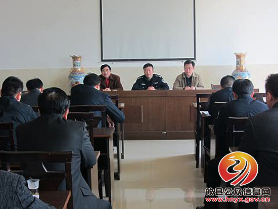 何忠明、李飞智率结对共建单位进驻鸾山镇