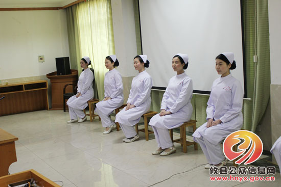 创国家文明县城 树天使美好形象——攸县人民院开展护士基础礼仪规范培训