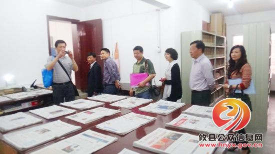 市公共图书馆评估领导小组来攸县评估图书工作