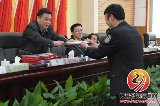 攸县召开第十六届人大常委会第四次会议