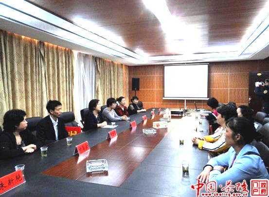 我县举行 “贫困母亲两癌救助”专项公益金发放仪式