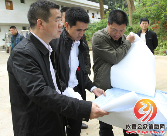 省民政厅颜秋明视察攸县敬老院改扩建工作