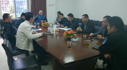 副区长陈湘伟到市场管理局现场办公