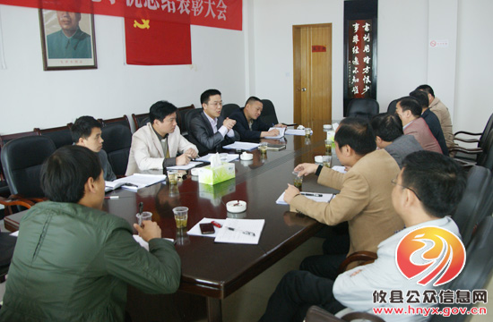 龚红果、谭伟生到经信局、商务局、行业办调研指导工作