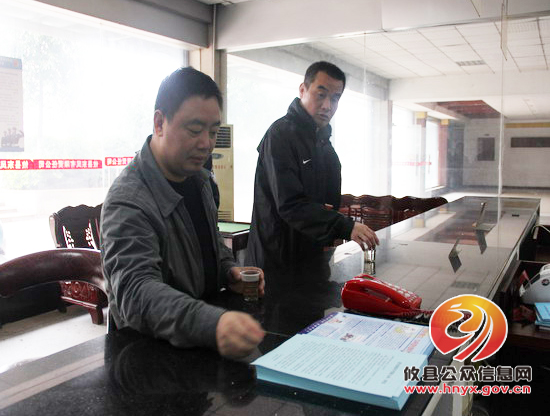 市交警支队周跃飞一行来攸指导货车违法行为专项行动
