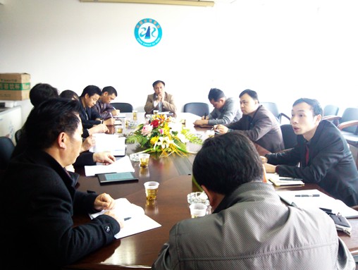 副区长林坚主持召开紧急会议部署清明期间森林防火工作