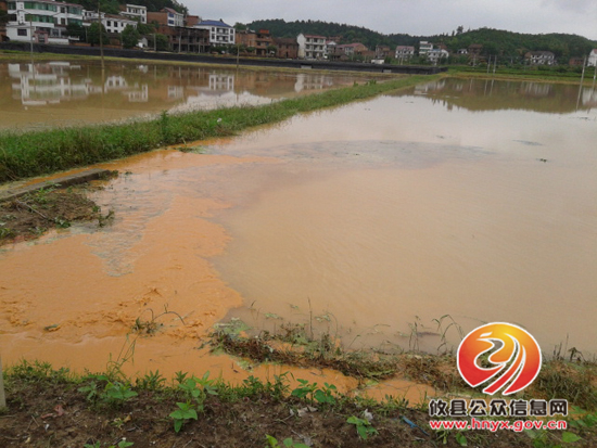 槚山乡积极应对强暴雨冰雹自然灾害天气