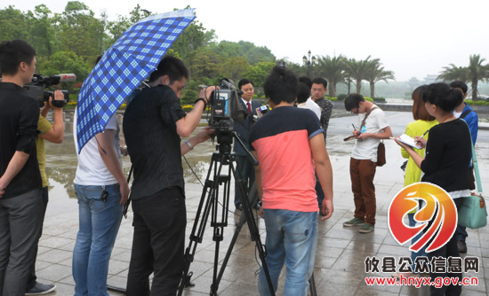 胡湘之接受市广电台“奋力打造株洲发展升级版”报道组采访