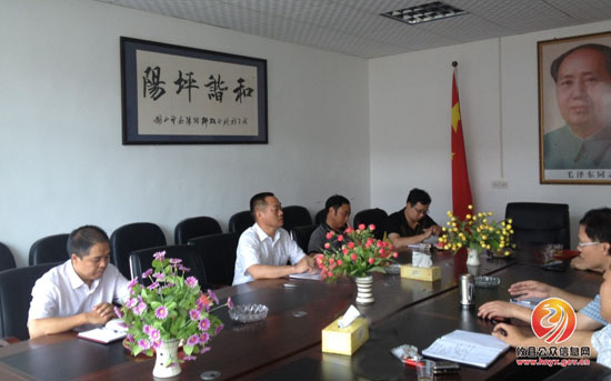 县交通局一行赴坪阳庙乡调研乡村公路建设情况