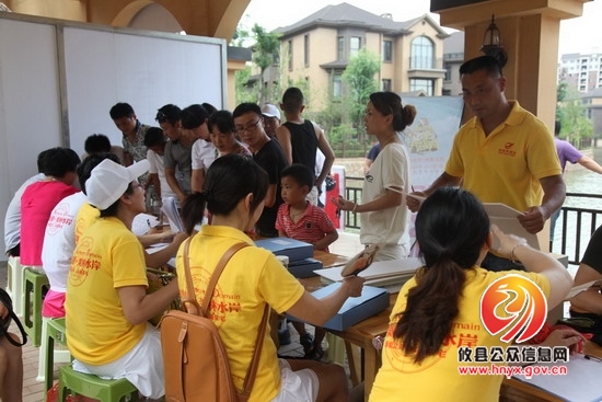 不惧高温 不怕困难