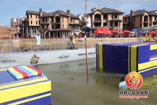 不惧高温 不怕困难