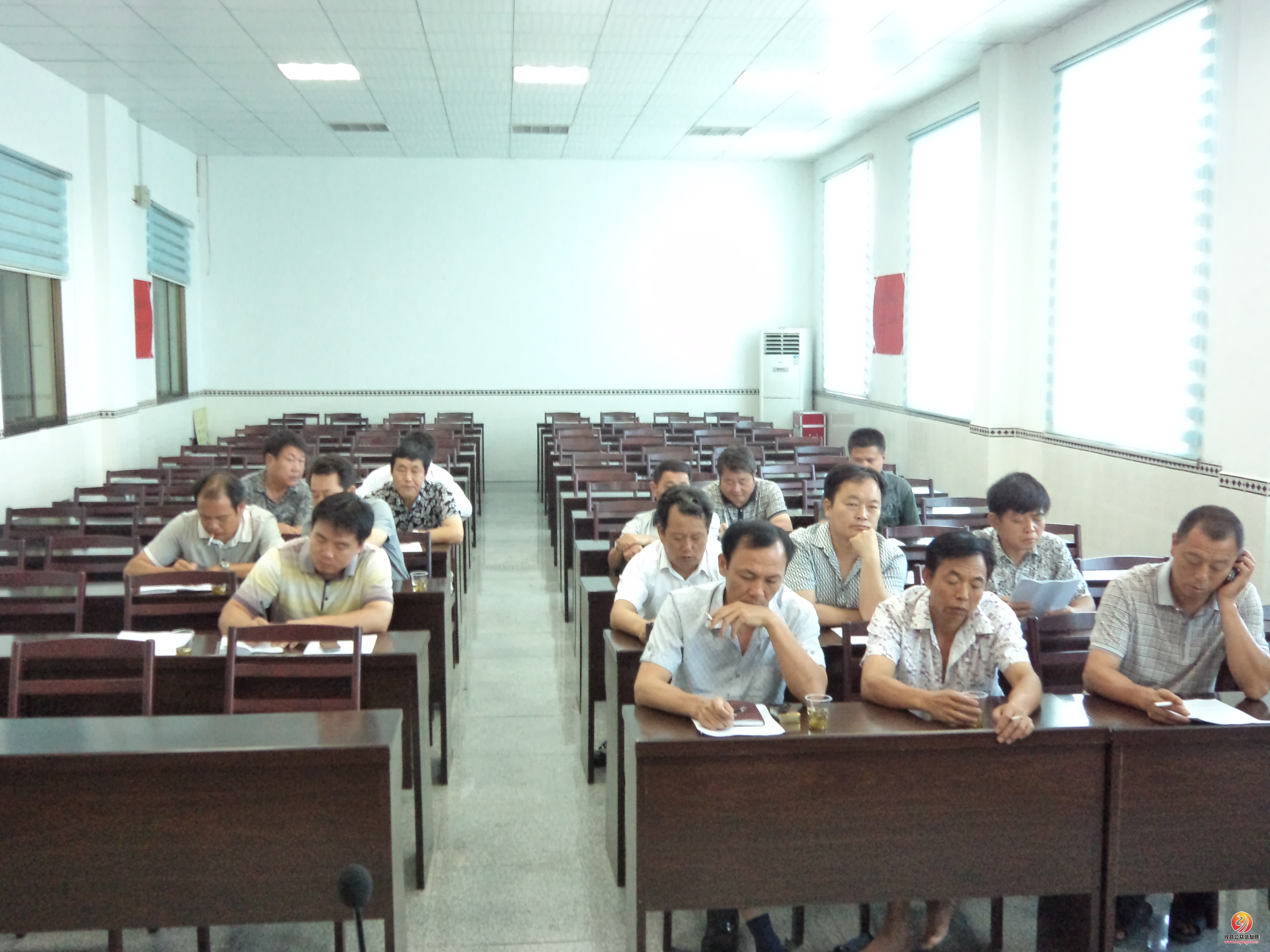 攸县湖南坳乡召开抗旱紧急工作会议（工作动态）