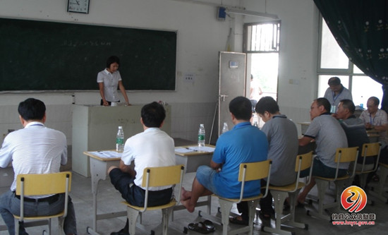 攸县教育局公开引进高中和职业中专教师进行面试