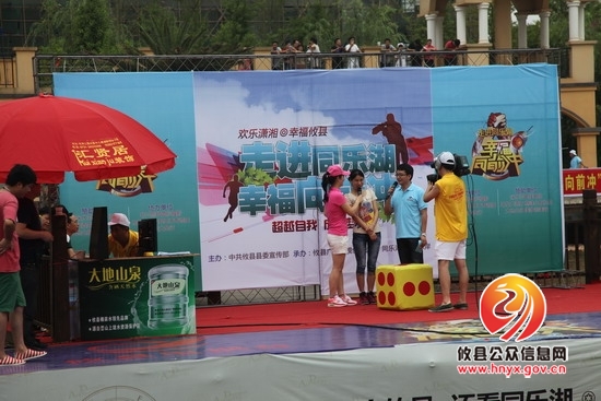 不惧高温 不怕困难