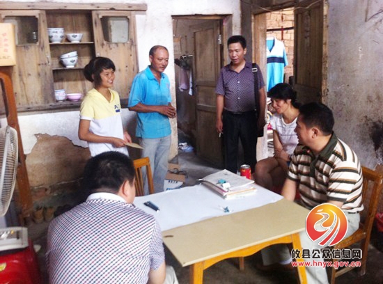 攸县文化执法大队给贫困学生送温暖