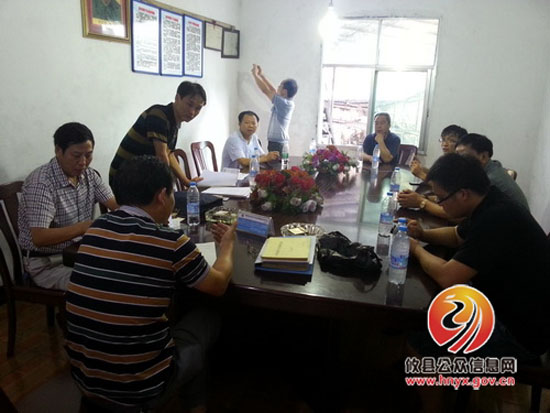 攸县水利局到黄丰桥镇开展酒江库区环境治理工作