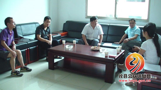 县纪委、卫生局督察组到黄丰桥镇督查村级卫生室运行情况