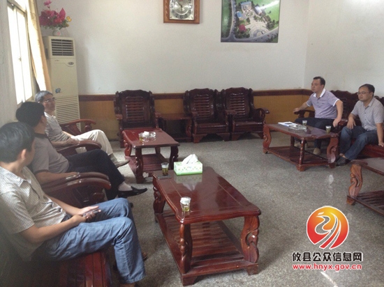 陈运发一行到酒埠江镇视察旱情