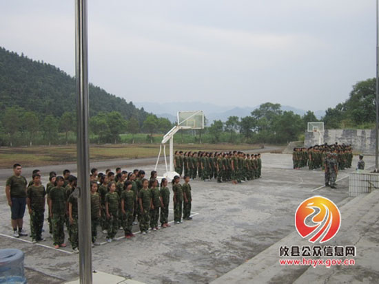 开学第一课 黄丰桥中学举行军训活动