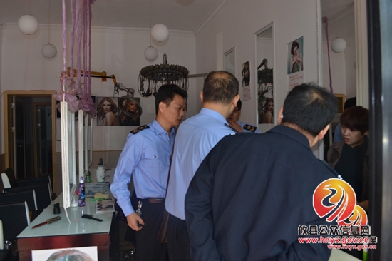 攸县卫生监督所国庆前再次开展“五小”行业专项整治