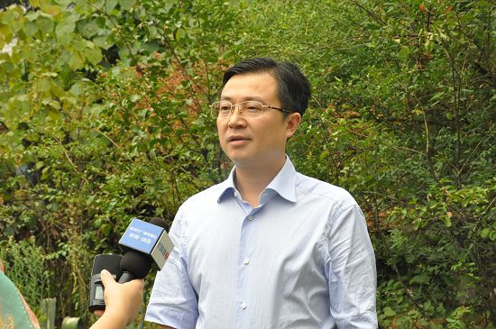 云龙：发展高端服务业 建两型生态新城【专访】
