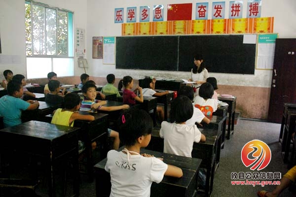 酒埠江镇中心完小十二个社团正式成立