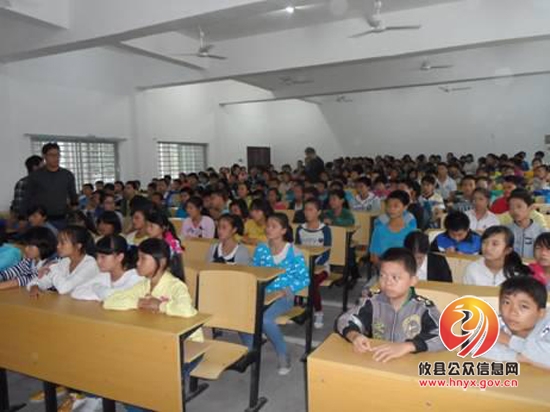 皇图岭派出所深入学校开展法制教育讲座