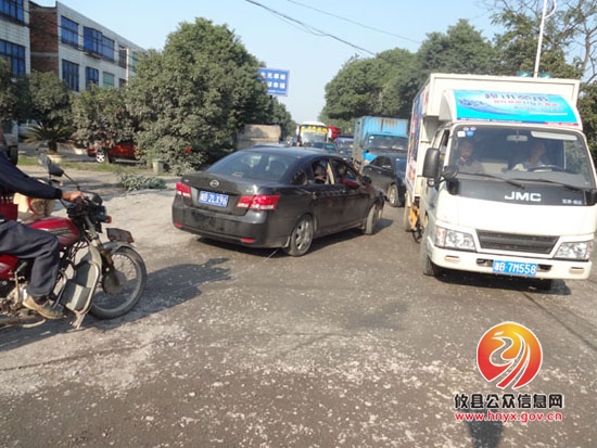 交警大队利用移动摄像有效缓解辖区道路交通拥堵