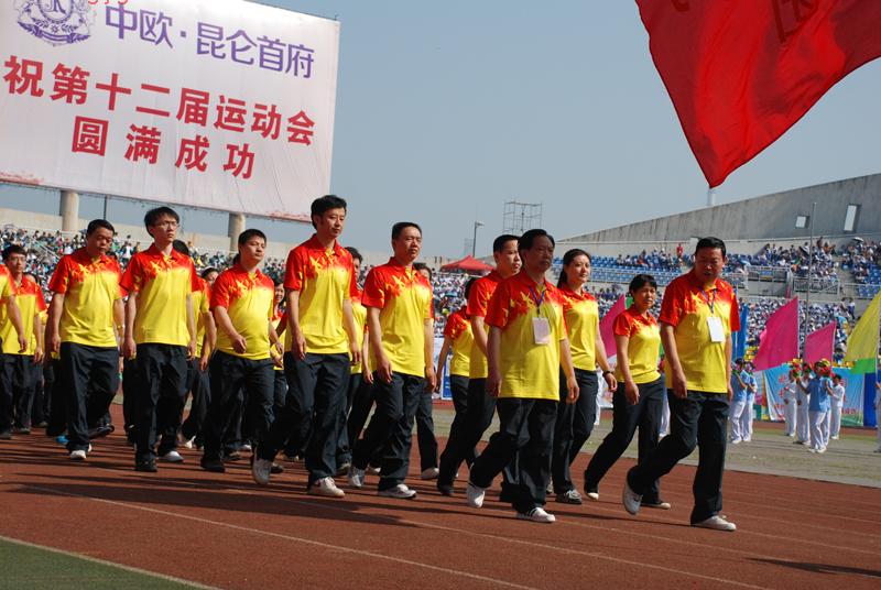 2013年株洲市第十二届运动会隆重开幕。我局组织了近百名选手参加了足球、羽毛球、篮球等9个项目的角逐，图为我局运动员方阵队闪亮登场。