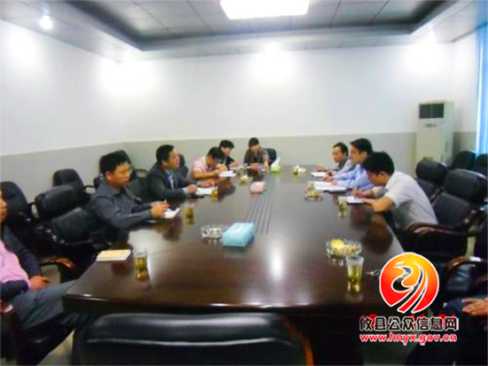 梁文明一行到柏市镇考察调研