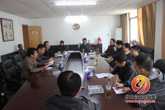 市农办董小平一行到槚山乡督查森林防火和城乡同治工作