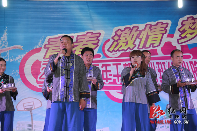 2013届中青年干部培训班举办结业晚会