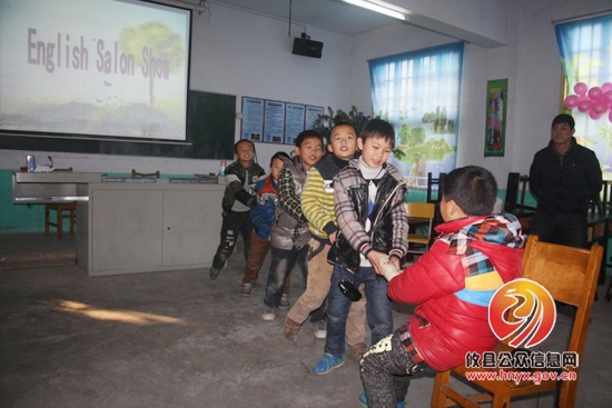 酒埠江镇中心完小举行English Salon show