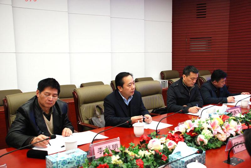 2月26日，为推进我省测绘地理和信息化工作，厅党组成员、省测绘地理信息局专职副局长金勇章一行来株洲调研