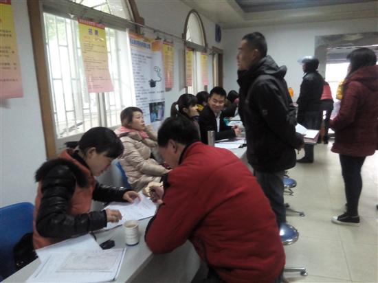 人社局举办“春风送温暖”首场专场招聘会