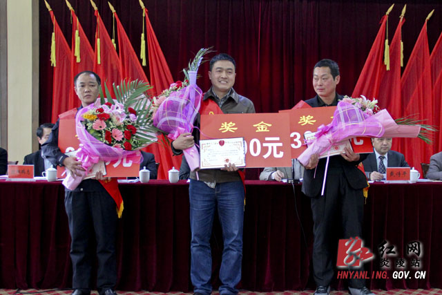 县委政法工作会议召开