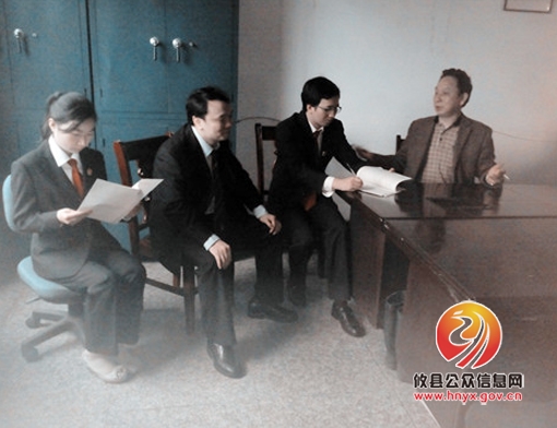 攸县法院践行党的群众路线之风雨中的巡回调解